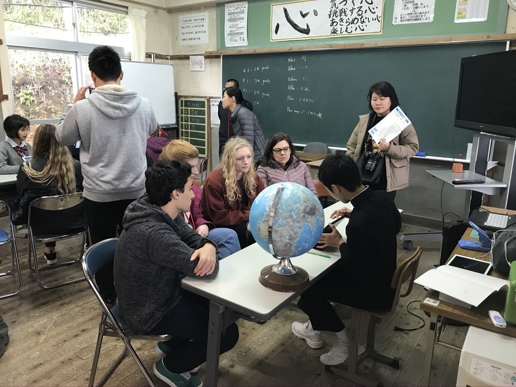 【共同研究】三島村立竹島小・中学校における地球(ジオ)科教育第2弾「Enjoy竹島with鹿児島大学留学生」を開催